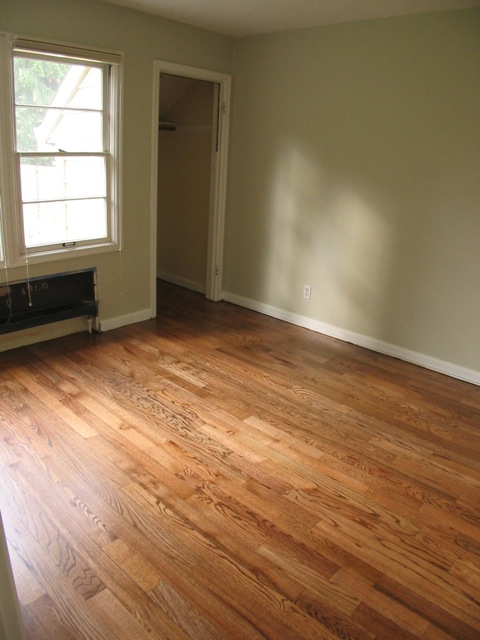 Red oak with custom stain color.